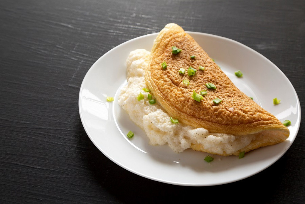 Ovo je recept za doručak iz SNOVA: Nežni i vazdušasti omlet koji se peče u rerni
