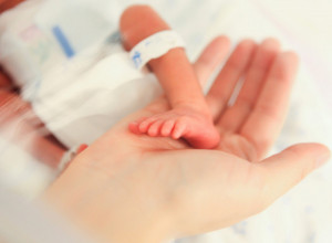 Ispovest majke koja je zbog EPIDURALNE jedva preživela: "Bila sam MRTVA osam minuta"
