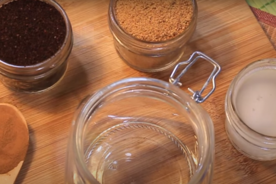 Skida CELULIT, briše STRIJE a koža postaje kao SVILA! Piling koji MORATE DA PROBATE!