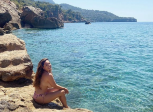 Za nas je ona AFRODITA modernog doba: Svi je osuđuju zato što se ugojila, ali KELI BRUK uživa u životu baš kao što bismo trebale i mi