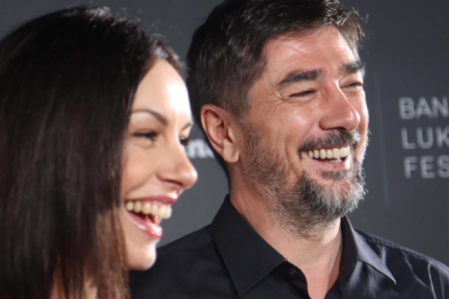 PRESEDAN nakon punih 11 GODINA: Sloboda Mićalović po PRVI PUT objavila fotografiju sa ćerkama, evo na koga Mila i Vera liče!