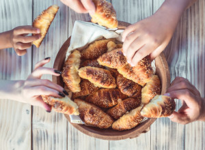 DORUČAK za kojim se svi grade: Domaće i mekane "kao duša" kiflice za ukusan početak dana!