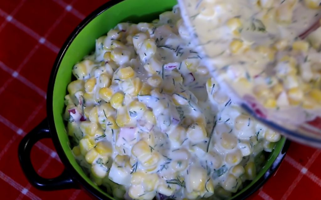 Laka za pripremu, brza i ukusna KUKURUZ SALATA: Gotova za četiri minuta