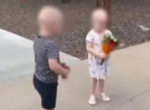 O njihovom EMOTIVNOM susretu BRUJE mreže: Ovi trogodišnjaci su pobedili KOBNU bolest i postali nerazdvojni prijatelji