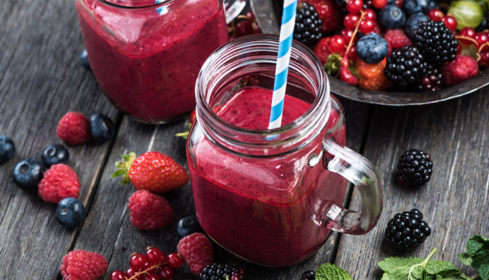 Podstiču MRŠAVLJENJE, i DRASTIČNO olakšavaju simptome MENOPAUZE: Ova TRI smuttija ćete obožavati! (RECEPT)