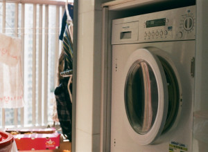 Pre nego što stavite VEŠ U BUBANJ uradite OVO: Štedi vreme, a garderoba će se osušti MNOGO BRŽE!