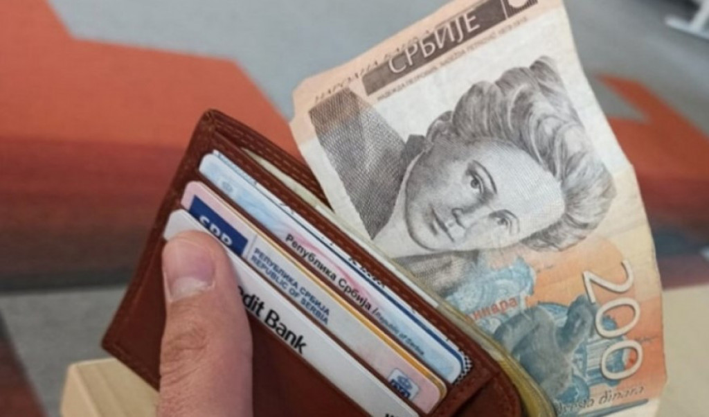 Sujeverje u Srbiji vezano za poklanjanje PRAZNOG novčanika: Dovoljno je ovo da UBACITE kako bi uvek bio PUN PARA