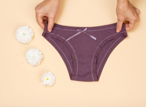 Retko ko zna PRVU svrhu: Zašto ženske gaćice imaju mašnicu?