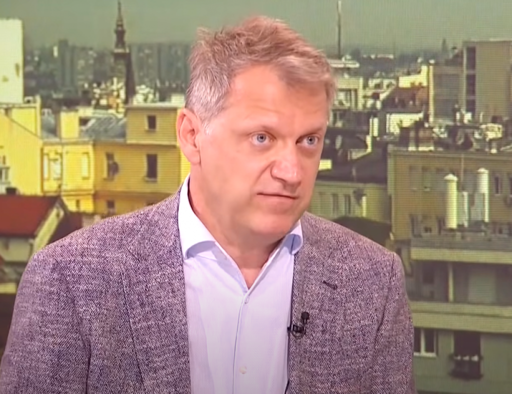 NOGE VAS BOLE ILI PECKAJU, IMATE CRVENE FLEKE? Hirurg Jocić upozorio na problem koji leti postaje MNOGO GORI