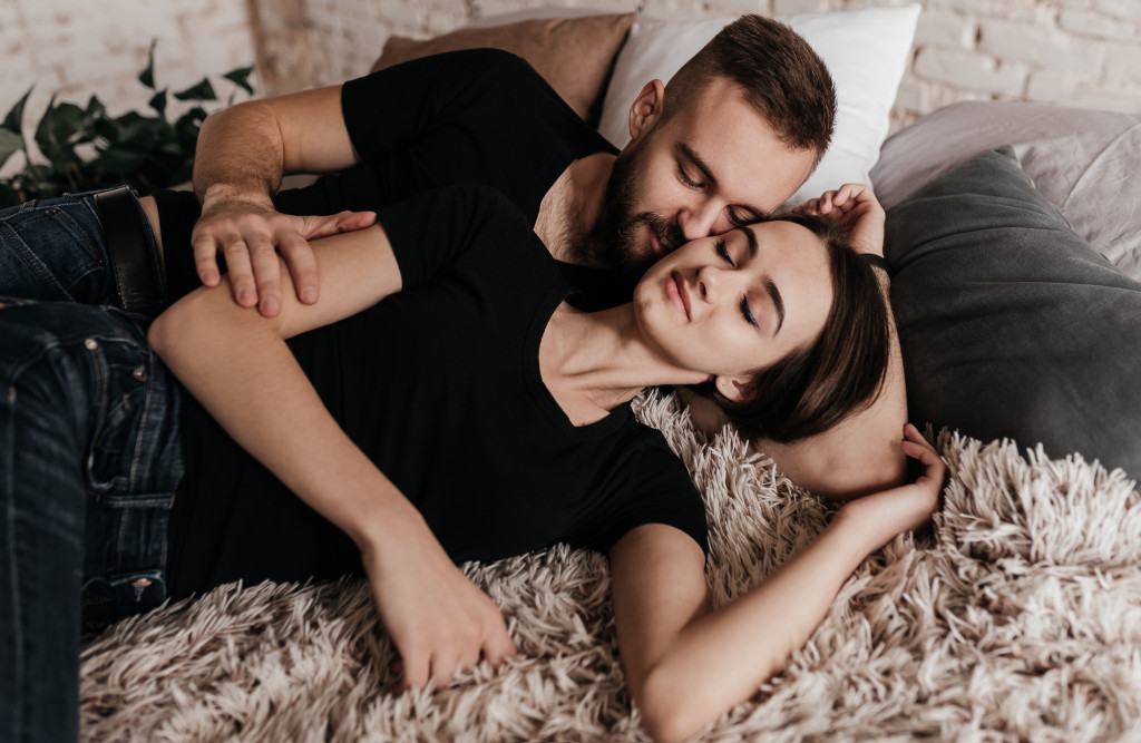 Većina muškaraca ovo nije znala: Ove stvari ženu čine VRHUNSKOM u krevetu, proverite!