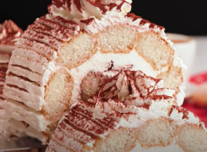 Tiramisu rolat sa piškotama i kremastim filom od sira za svaku priliku