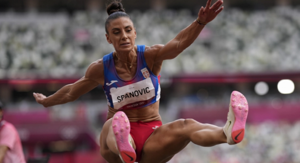 Skok u TRIJUMF! Ivana Španović pobedila u Dijamantskoj seriji, a evo KOME je na papiriću napisala NAJEMOTIVNIJU poruku