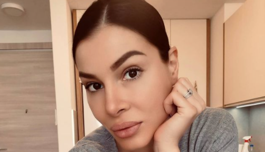 Mia Borisavljević izbacila iz ishrane SAMO DVE namirnice i skinula 9 kilograma posle POROĐAJA: "Imam još malo do devojačke linije"