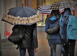 RHMZ savetuje da danas ponesete KIŠOBRAN, a za vikend najavljuje DRASTIČNU promenu