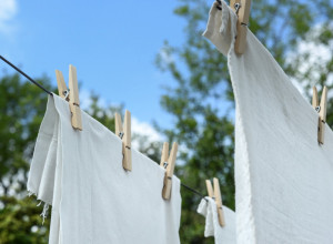 Mala tajna velikih majstora: Ovako se pere i održava BELI VEŠ, a tajna leži u običnoj KRPI