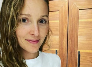 O majici JELENE ĐOKOVIĆ priča ceo svet: Svi gledaju šta to PIŠE na njoj i komentari PRŠTE na sve strane