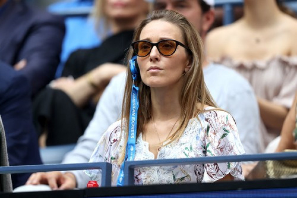Na finalu US OPENA Jelena Đoković je na uhu nosila neobičan APARAT koji do sada nikad nismo videli: Evo o čemu se zapravo radi