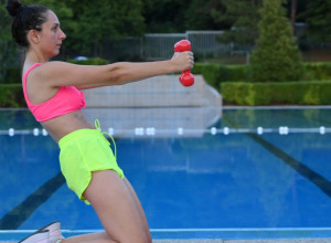 Vežbajte sa Anom: Uz ove vežbe ćete aktivirati CELO TELO i skinuti kilograme bez mukotrpnog SKAKANJA