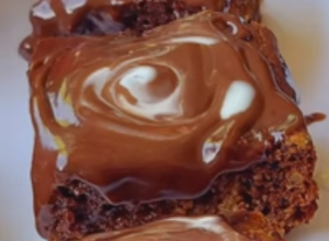 Najukusniji desert koji ste IKADA probali: ČOKOLADNI KOLAČ SA ORASIMA I DŽEMOM