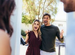 Kada odlazite u goste nikako nemojte doći PRAZNIH RUKU: Ako se vodite filozofijom "što više dajete, to više dobijate", onda će se ova VELIKODUŠNOST isplatiti