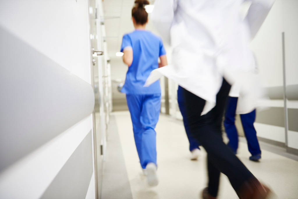 Skandal u Ćupriji, Sanja ispričala šta je doživela u bolnici: Doktor je urlao na mene, a onda su me obezbeđenje i tehničar jurili po dvorištu!