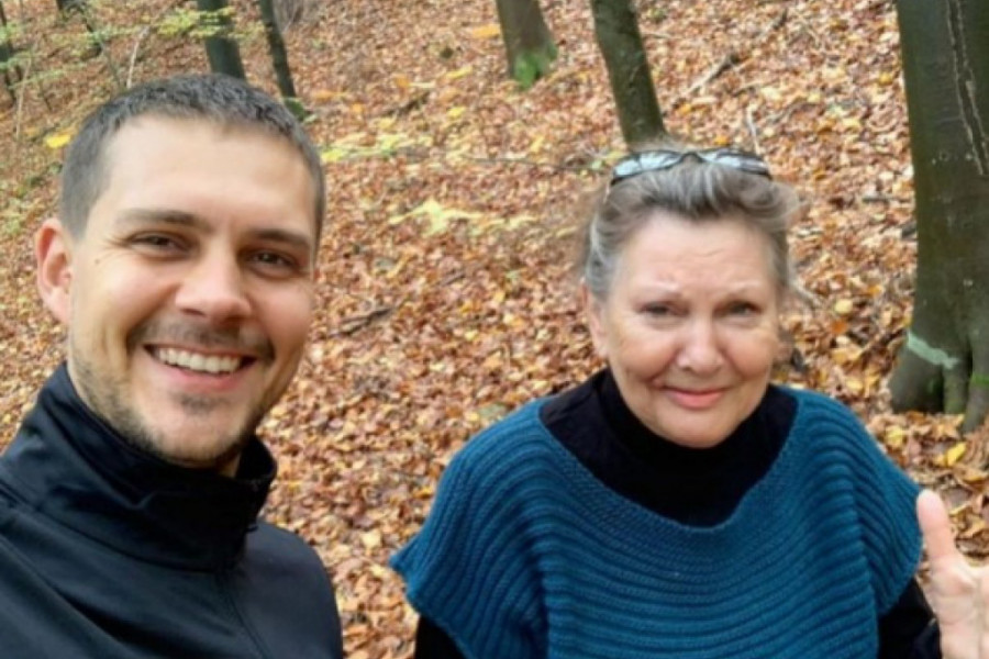 Bikovićevi RODITELJI se DVA PUTA venčavali i RASTAJALI: Neobična PORODIČNA situacija glumca je naučila važnu lekciju!