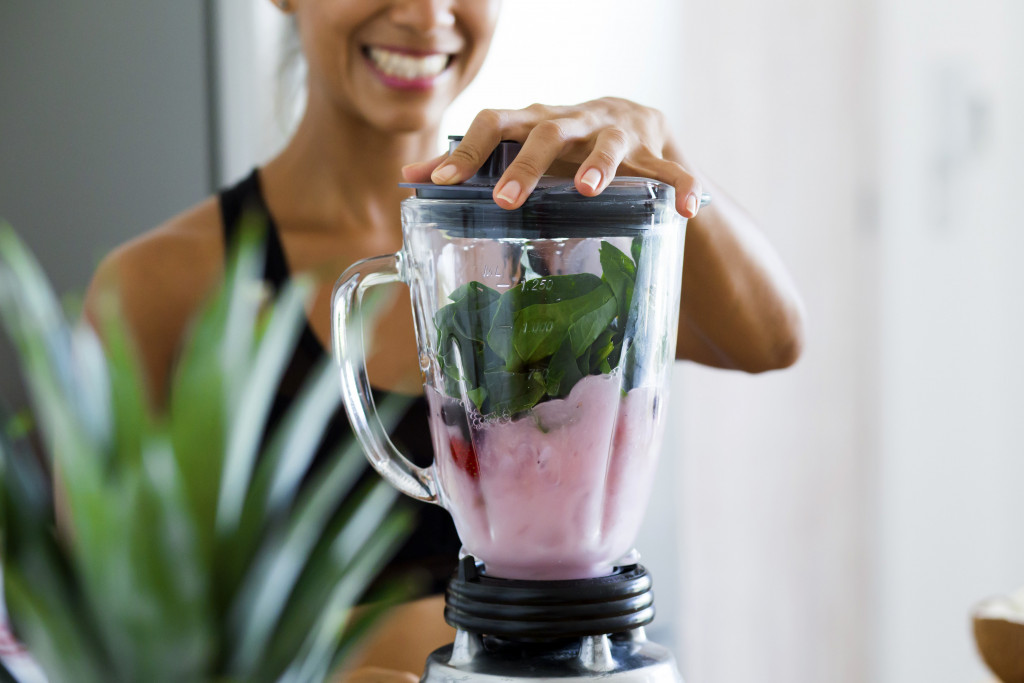 Stavljate tvrdu hranu ili ga ne perete odmah? SEDAM grešaka koje najčešće pravimo kada koristimo BLENDER