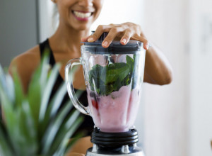Stavljate tvrdu hranu ili ga ne perete odmah? SEDAM grešaka koje najčešće pravimo kada koristimo BLENDER
