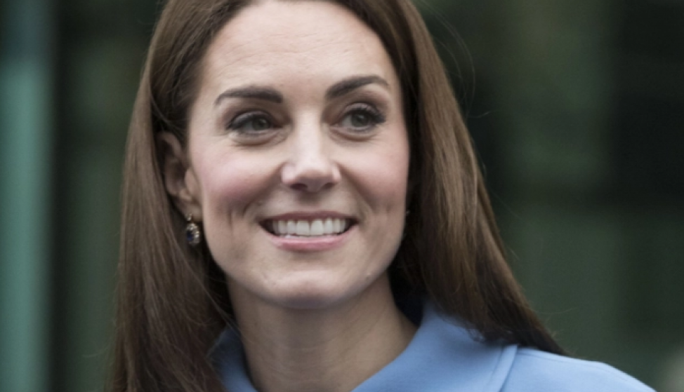 Svi gledaju samo u NJU: Evo kako Kejt izgleda na KRUNISANJU, sitnim detaljem je odala počast  Dajani