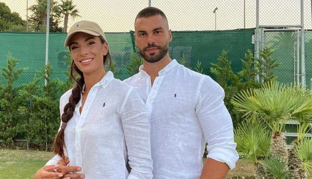 Prve fotke Ivane Španović sa VENČANJA: Kada je izdominirala u elegantnoj venčanici, USKOČILA je u haljinu boje njenih MEDALJA