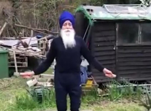 "Otac me je svemu naučio": Ima 74 godine, trenira SVAKODNEVNO, a sada se sprema i za MARATON, a evo i kako!