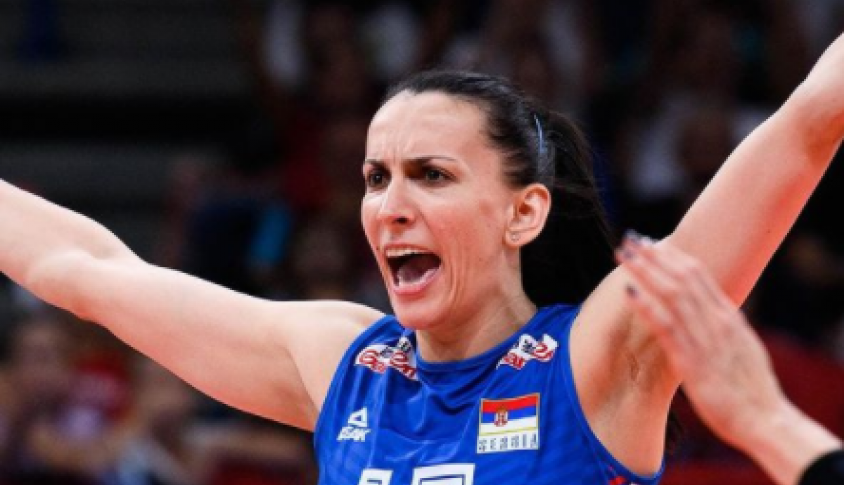 Prva fotografija sa venčanja: Svi su ostali BEZ DAHA kada su je videli u venčanici, poznata srpska SPORTISKINJA se udala za SEDAM GODINA MLAĐEG rukometaša