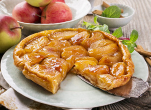 Savršen desert posle RUČKA: Tart Tatin je SOČNA pita od JABUKA koja miriše na PARIZ!