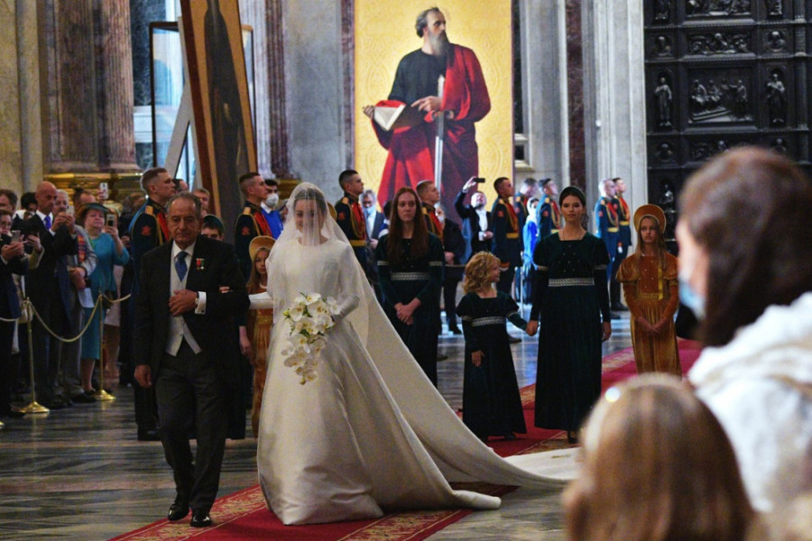 Da li je ovo najskuplje RUSKO venčanje u poslednjih 100 GODINA? Sve  "pucalo" od luksuza i raskoša, a zbog njega se mlada prekrstila u pravoslavlje!