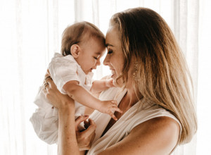 Jeziva ispovest MEDICINSKE sestre: Zbog "bezazlene" navike, dete je jedva preživelo, ono što su mu izvadili iz stomaka šokiralo je sve LEKARE