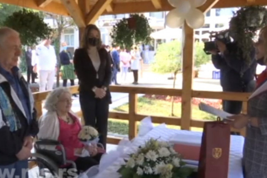 Srpska SVADBA u GERONTOLOŠKOM centru: Dragana i Stamenko zakleli se na večnu ljubav u sedmoj deceniji života!