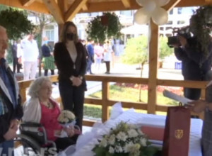 Srpska SVADBA u GERONTOLOŠKOM centru: Dragana i Stamenko zakleli se na večnu ljubav u sedmoj deceniji života!