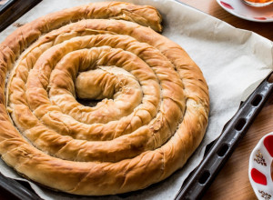 Stari RECEPT sa juga Srbije: Spremite BANICU sukanu pitu, ključ je u NAČINU pripreme kako bi ispala savršena