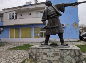 OVAJ SRPSKI HEROJ POGINUO JE U BOJU NA LJUBIĆU Zoran je jedan od retkih živih potomaka, a po njegovom liku urađen je spomenik velikom junaku