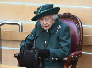 Važila je za NAJBOGATIJU ženu u Britaniji, ali je KRALJICU prestigla bivša MISICA koja je zgrnula MILIONE razvodom