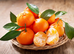 Svi u SRBIJI ih jedemo NEKONTROLISANO: Doktorke Tamara i Elena iz RUSIJE otkrivaju koliko MANDARINA smemo da pojedemo u DANU!