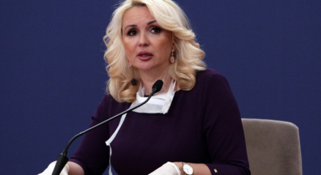 NE POKAZUJE GA JAVNOSTI Evo ko je suprug  doktorke Darije Kisić Tepavčević!