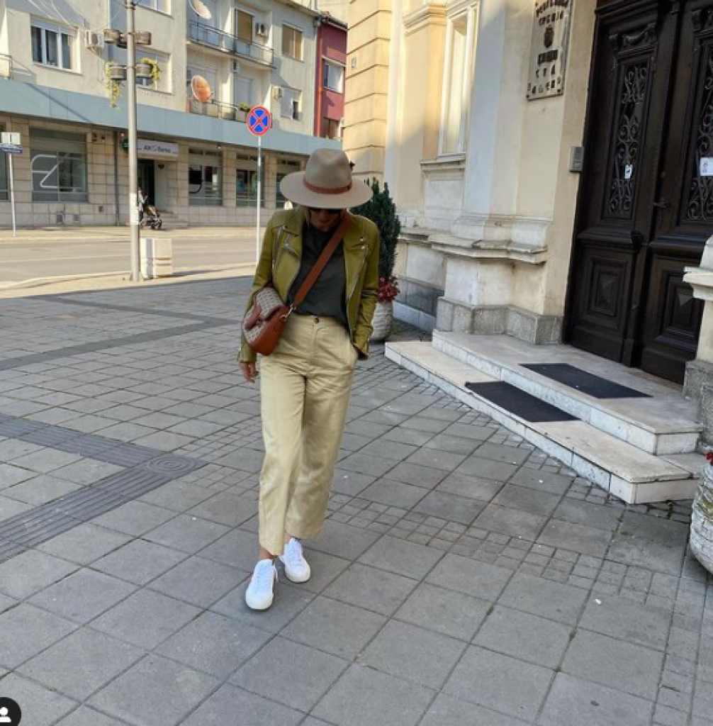 Poznata pevačica napravila DRASTIČNU promenu svog imidža: Iz plavuše u brinetu - OČARALA novim izgledom