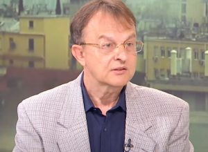 TROJE DECE NA RESPIRATORIMA: Doktor Vukomanović objašnjava zašto sve više mališana ima težak oblik korone