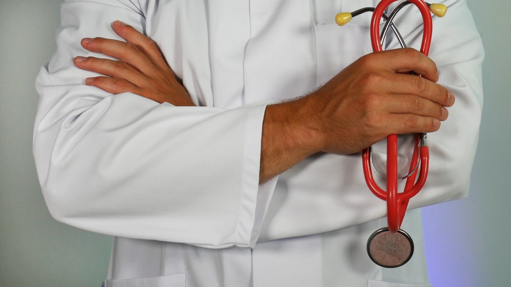 Ruski gastroenterolog UPOZORAVA: Ako želite da vam JETRA bude zdrava, poslušajte ga i zaobiđite ove NAMIRNICE