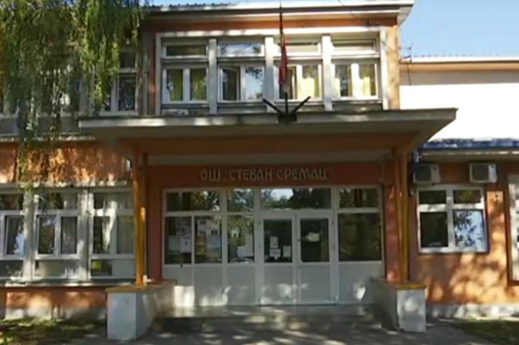 Nakon što im je MAJKA preminula od KORONE, a OTAC uspeo da se izleči, škola "Stevan Sremac" iz BORČE daje SVE od sebe kako bi pomogla DEVOJČICAMA