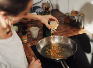 Uz ovaj začin apetit će vam se dramatično smanjiti: Ako imate 40 godina, on mora da bude redovan u vašoj ishrani