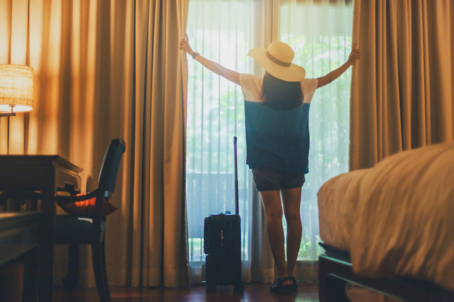 Šta god da RADITE ne hodajte BOSI po hotelskoj SOBI: Zbog stvari koje je RADNIK podelio, ŽIVOT će vam se ZGADITI