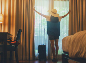 Šta god da RADITE ne hodajte BOSI po hotelskoj SOBI: Zbog stvari koje je RADNIK podelio, ŽIVOT će vam se ZGADITI