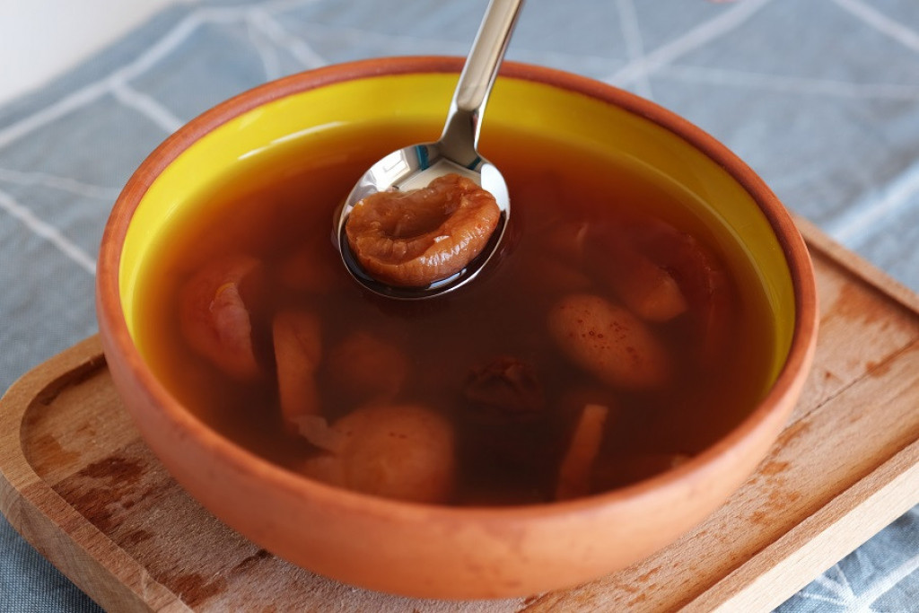 Savršeni recept za GRIZ-PUDING sa kompotom, desert kakav još niste probali